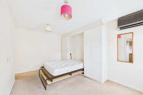 Studio to rent, Slough SL1