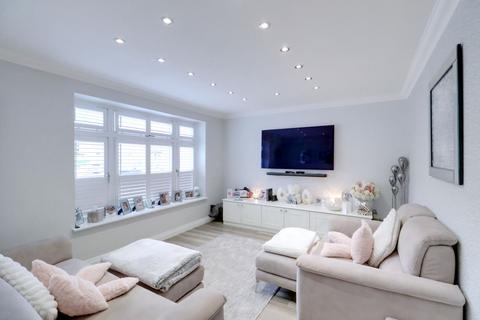 3 bedroom semi-detached house for sale, Easington Way, South Ockendon RM15