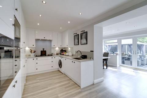 3 bedroom semi-detached house for sale, Easington Way, South Ockendon RM15