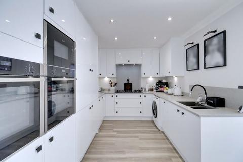 3 bedroom semi-detached house for sale, Easington Way, South Ockendon RM15