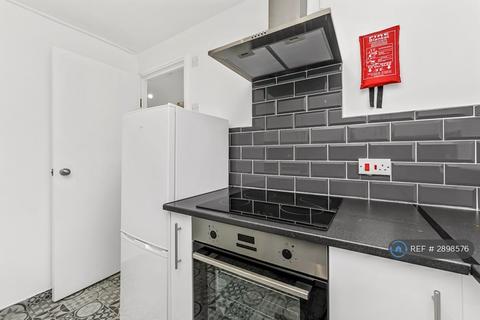 1 bedroom flat to rent, Turnstone Close, London, E13