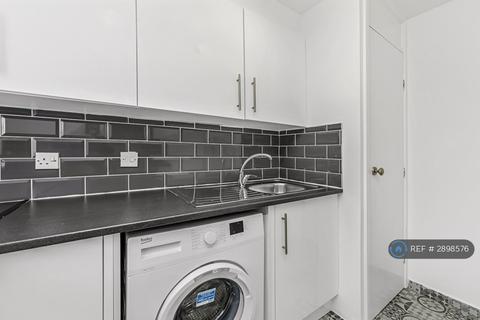 1 bedroom flat to rent, Turnstone Close, London, E13