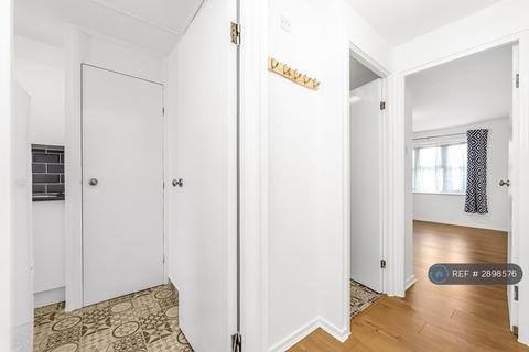 1 bedroom flat to rent, Turnstone Close, London, E13