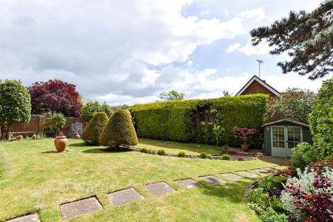 4 bedroom chalet for sale, The Street, Maidstone ME14