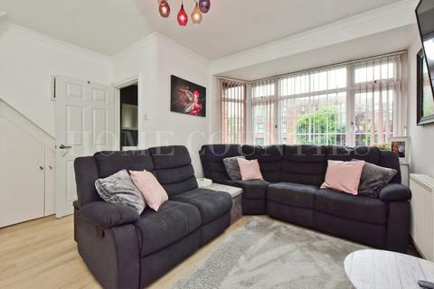 3 bedroom semi-detached house for sale, Mimms Hall Road, Potters Bar, EN6