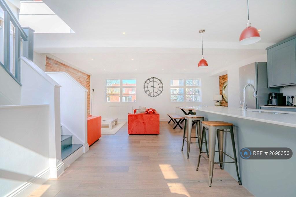 House in London - View 5