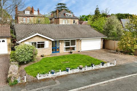 3 bedroom detached bungalow for sale, Suffolk Road, Worcester Park, KT4