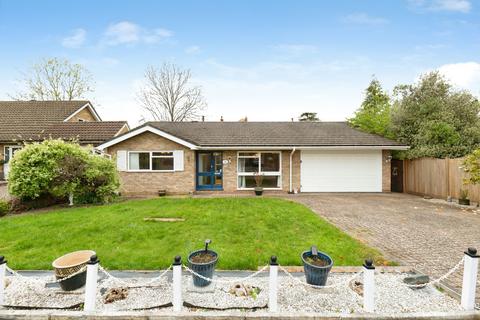 3 bedroom detached bungalow for sale, Suffolk Road, Worcester Park, KT4