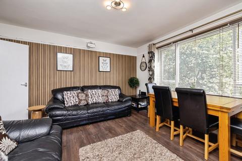 2 bedroom flat for sale, Southbrook Road, London, SE12