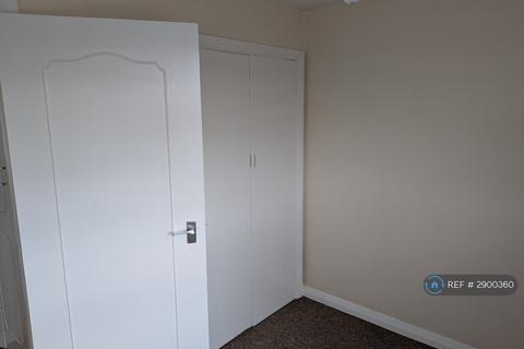2 bedroom flat to rent, Jersey Road, Hounslow, TW3