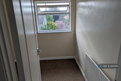2 bedroom flat to rent, Jersey Road, Hounslow, TW3