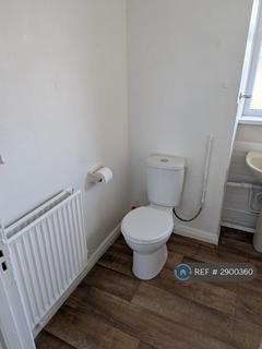 2 bedroom flat to rent, Jersey Road, Hounslow, TW3