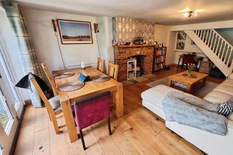 3 bedroom terraced house to rent, Glebe Cottages, Chesham, HP5
