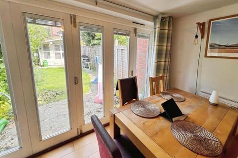 3 bedroom terraced house to rent, Glebe Cottages, Chesham, HP5