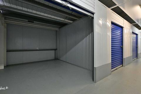Garage to rent, Neptune Road, Harrow HA1