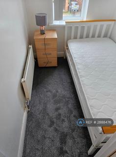 3 bedroom semi-detached house to rent, Broom Drive, Rotherham, S60