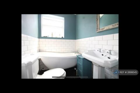 3 bedroom semi-detached house to rent, Cathcart Road, Stourbridge, DY8