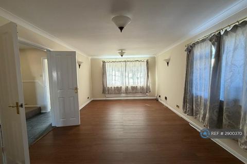 4 bedroom detached house to rent, Welby Crescent, Wokingham, RG41