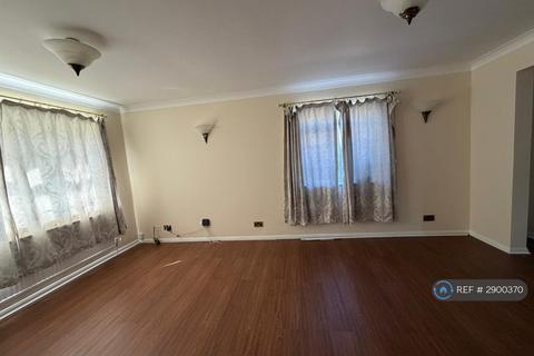 4 bedroom detached house to rent, Welby Crescent, Wokingham, RG41