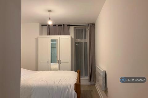 2 bedroom flat to rent, The Gatehaus, Bradford, BD1