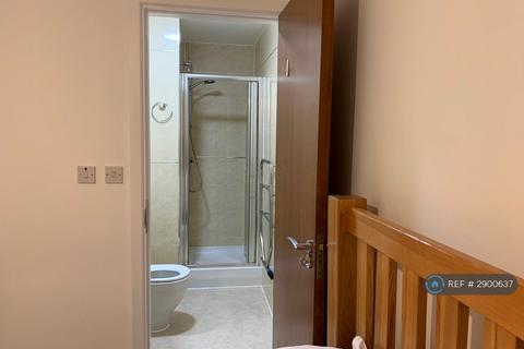 2 bedroom flat to rent, The Gatehaus, Bradford, BD1