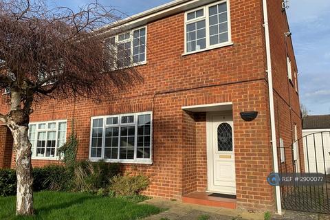 4 bedroom semi-detached house to rent, Otters Brook, Buckingham, MK18