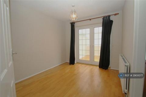 4 bedroom semi-detached house to rent, Otters Brook, Buckingham, MK18