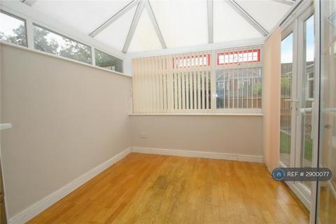 4 bedroom semi-detached house to rent, Otters Brook, Buckingham, MK18