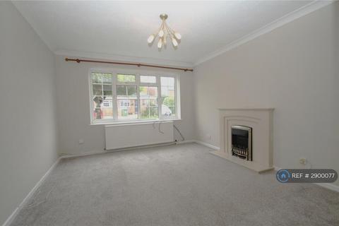 4 bedroom semi-detached house to rent, Otters Brook, Buckingham, MK18
