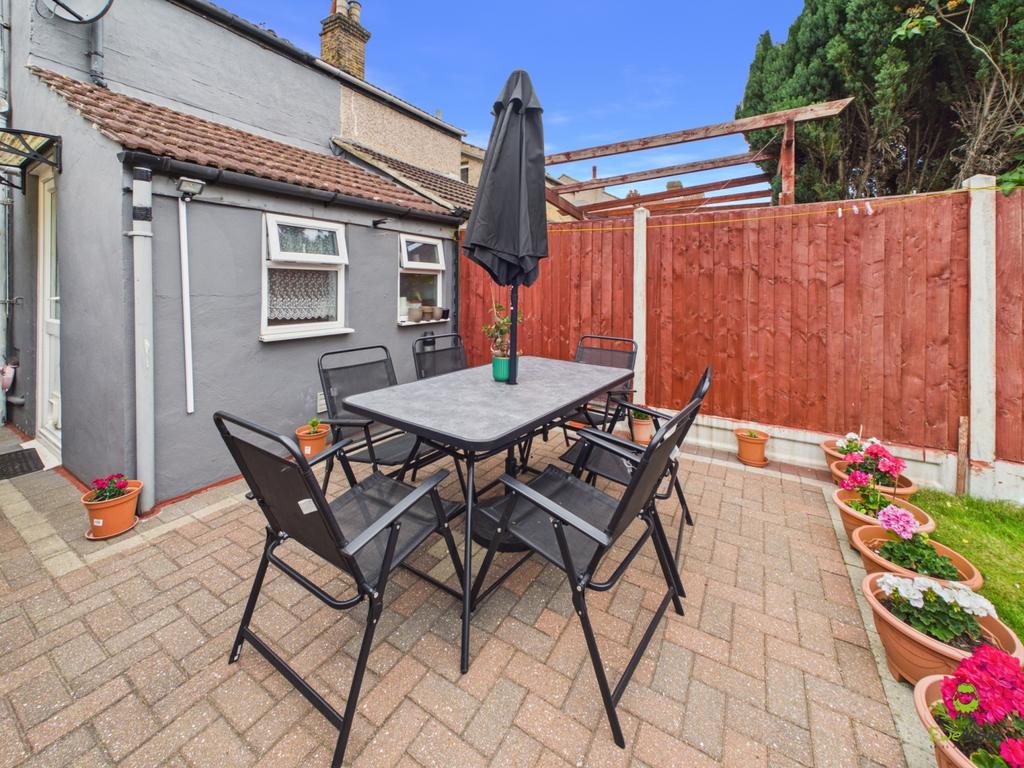Presented by Clinton at Ewe Move Bexleyheath and Da