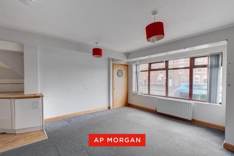 4 bedroom end of terrace house for sale, Birmingham Road, Bromsgrove, Worcestershire, B61