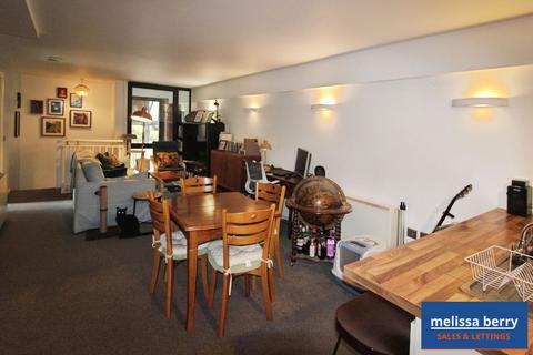 2 bedroom apartment for sale, Grey Street, Manchester M25