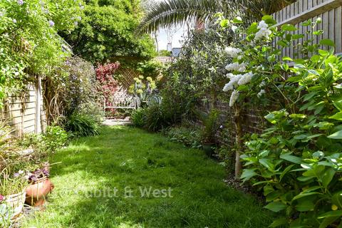 2 bedroom ground floor flat for sale, Kingsway, Hove, East Sussex
