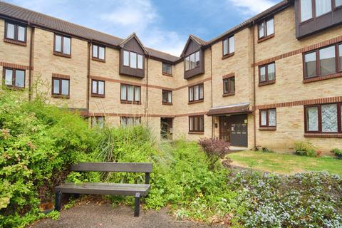 2 bedroom flat for sale, Spring Close, Dagenham, RM8