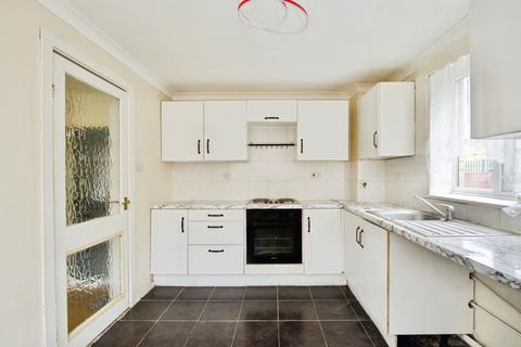 2 bedroom flat for sale, Spring Close, Dagenham, RM8