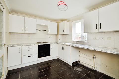 2 bedroom flat for sale, Spring Close, Dagenham, RM8