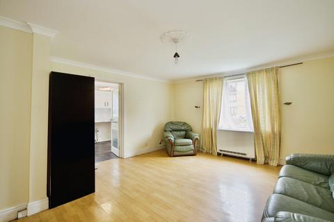 2 bedroom flat for sale, Spring Close, Dagenham, RM8