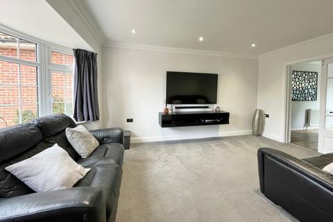 4 bedroom link detached house for sale, Claydon Gardens, BLACKWATER GU17