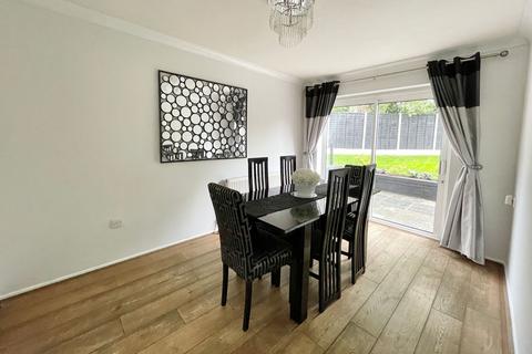 4 bedroom link detached house for sale, Claydon Gardens, BLACKWATER GU17