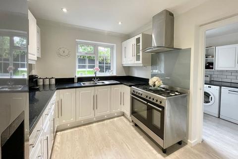 4 bedroom link detached house for sale, Claydon Gardens, BLACKWATER GU17