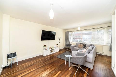 5 bedroom terraced house to rent, Oakways, Eltham