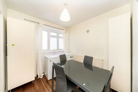 5 bedroom terraced house to rent, Oakways, Eltham