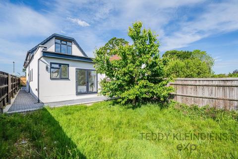 3 bedroom detached house for sale, Cudas Close, Epsom KT19