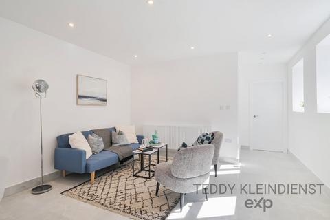3 bedroom detached house for sale, Cudas Close, Epsom KT19