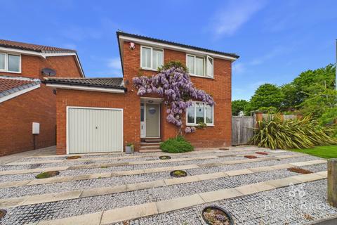 4 bedroom detached house for sale, Broadcroft Way, Wakefield WF3