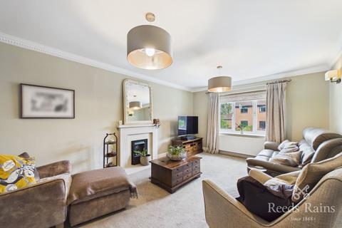 4 bedroom detached house for sale, Broadcroft Way, Wakefield WF3