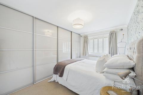 4 bedroom detached house for sale, Broadcroft Way, Wakefield WF3