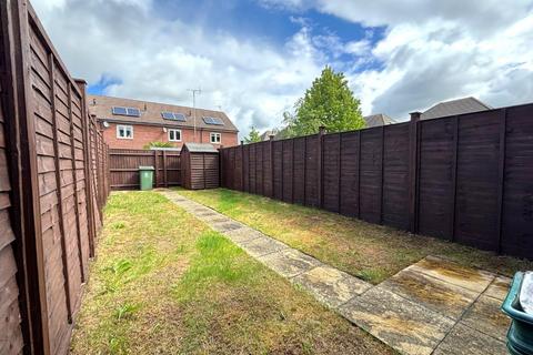 2 bedroom terraced house to rent, Mainsail Lane, Hempsted, Gloucester