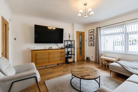 2 bedroom terraced house for sale, Stanks Gardens, Leeds