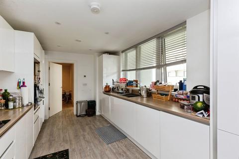 2 bedroom apartment for sale, West Cliff Road, BOURNEMOUTH